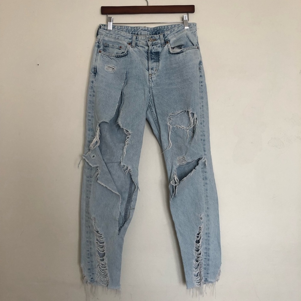 H&M distressed low waist boyfriend jeans
